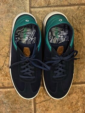 NWOT OluKai Punini men’s shoes sz 10